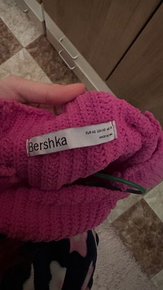 Jersey Bershka cuello alto rosa