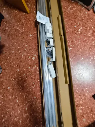 Riel metálico puertas garaje seccional