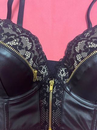 Top Hunkemöller Negro y Dorado