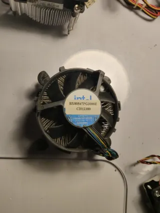 Retro PC Gaming Intel Pentium 4 3GHz Gigabyte AGP