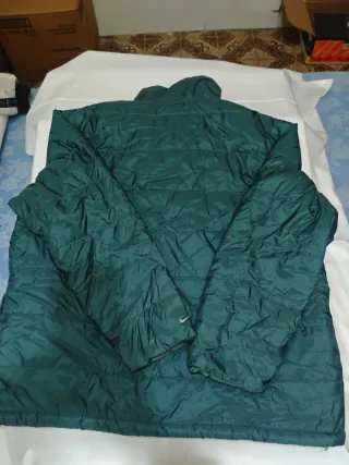 Chaqueta acolchada Nike verde unisex