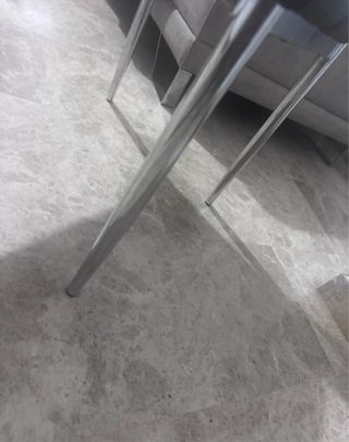 Sillas de comedor grises y negras 4 sillas.