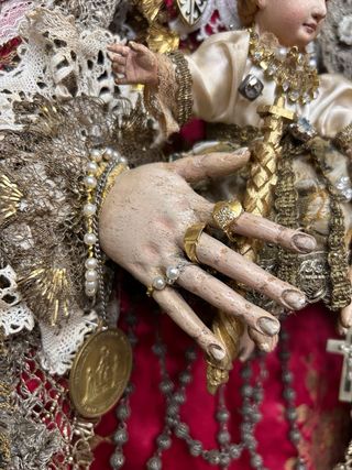 Virgen tallada antigua. Mascarilla Duque Cornejo.