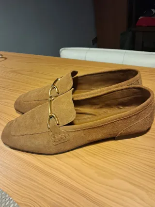 Zapatos planos ante marrón hebilla dorada T41