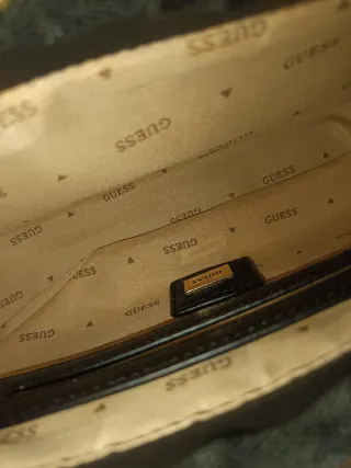 Bolso Guess negro mujer