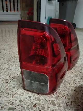 Faros Traseros Toyota Hilux 2015-2025 Sueltos