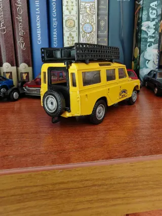 Land Rover 1/43 Camel trophy