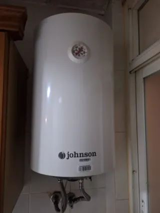 Calentador de agua Johnson blanco 30 L
