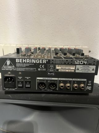 Pareja Altavoces JBL + Mezcladora Behringer