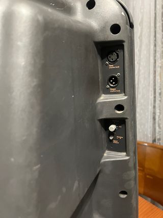 Pareja Altavoces JBL + Mezcladora Behringer