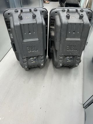 Pareja Altavoces JBL + Mezcladora Behringer