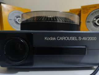 Proyector Kodak Carousel S-AV2000 + 5 Carros