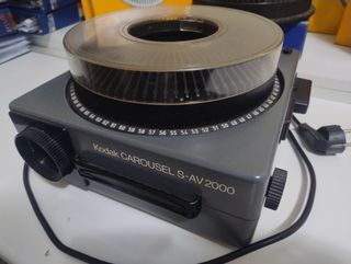 Proyector Kodak Carousel S-AV2000 + 5 Carros