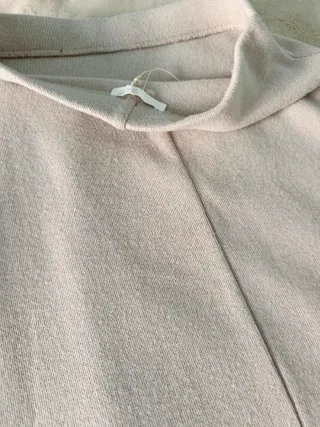 Falda midi Zara con etiqueta