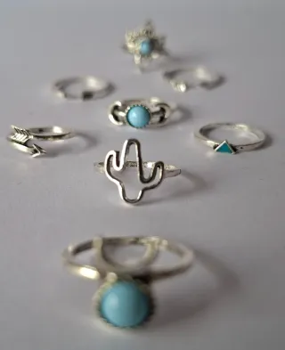 Colección Oasis: 8 Anillos Estilo Boho + Joyero