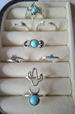 Colección Oasis: 8 Anillos Estilo Boho + Joyero