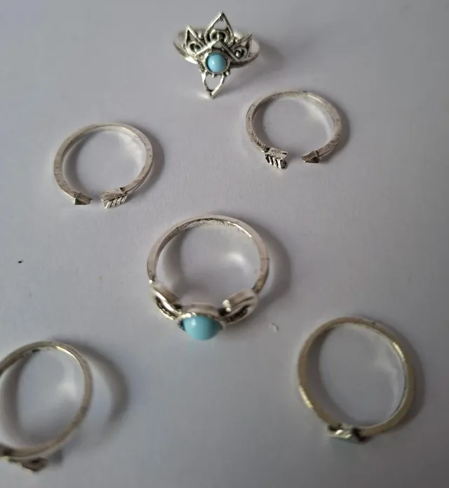 Colección Oasis: 8 Anillos Estilo Boho + Joyero