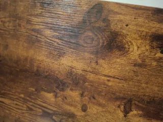 Mesita de salón de madera