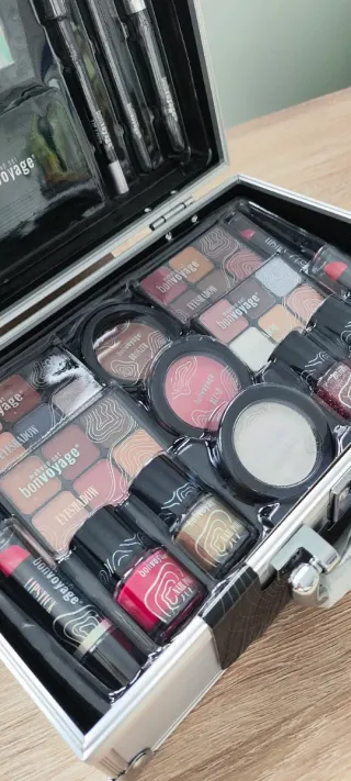 Maletín de maquillaje Bon Voyage 43 piezas