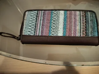 Cartera de mujer con estampado étnico