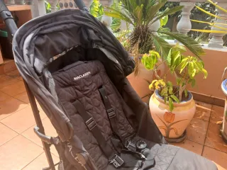 Carrito de bebé Maclaren negro