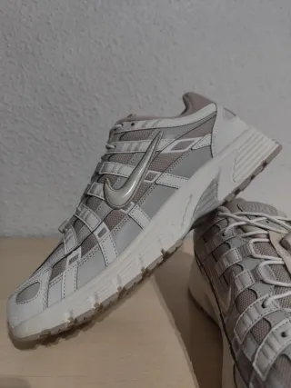 Nike P-6000 Talla 46 Plata y Blanco