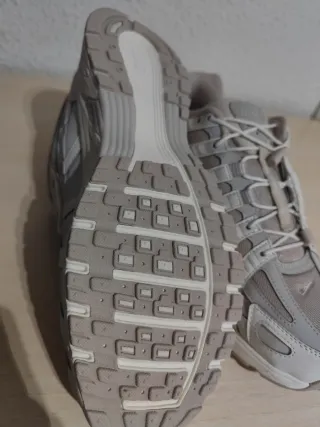 Nike P-6000 Talla 46 Plata y Blanco