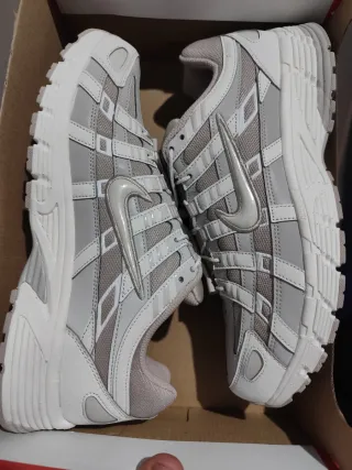Nike P-6000 Talla 46 Plata y Blanco