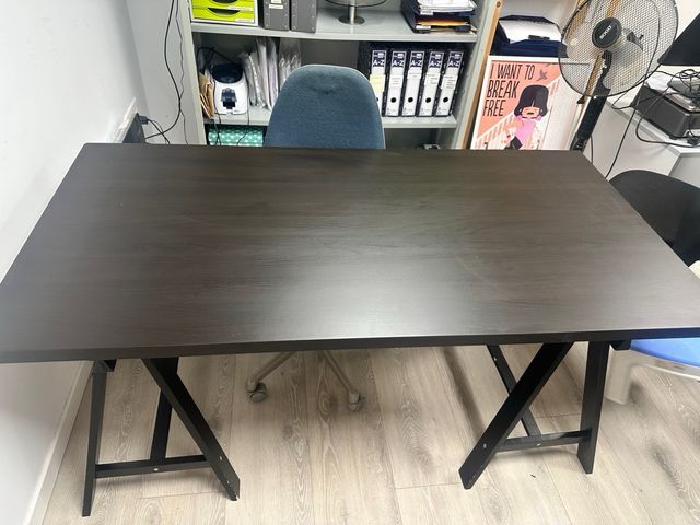 Mesa + 2 caballetes + Silla Escritorio