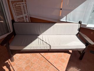 Banco de madera exterior tapizado