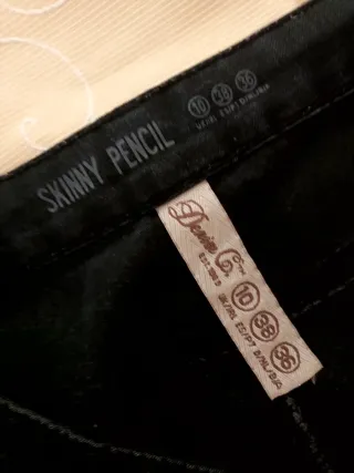 Vaquero Elástico Color Negro.