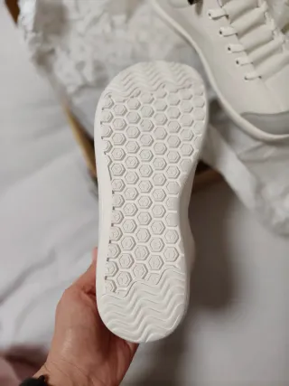 Zapatillas Hobibear barefoot grises y blancas