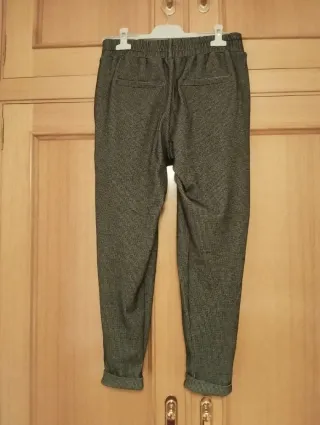 Pantalón C&A gris y negro