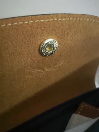 Color azul oscuro. Le Pliage tamaño L hombros.