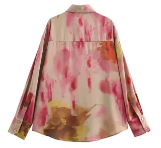 Blusa de satén con estampado agua