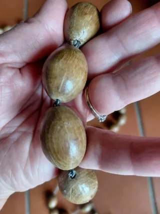 Rosario da muro in legno di ulivo