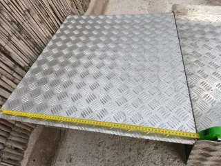 Rampa metálica plegable de aluminio