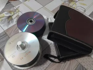 Lotto di oltre 200 DVD Verbatim