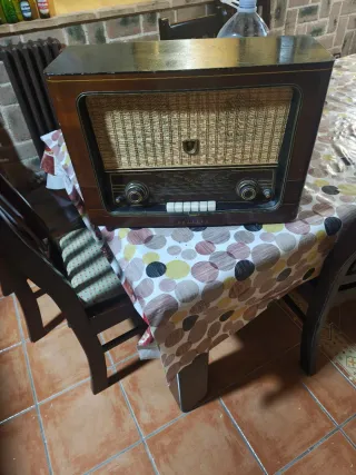 Radio Philips Antigua Madera
