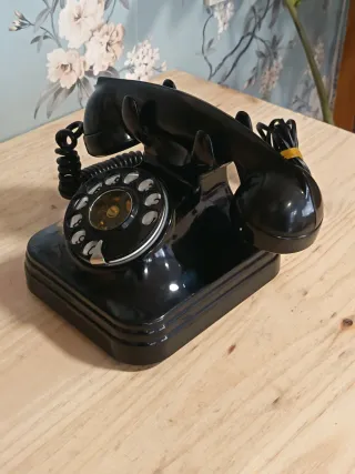 Teléfono antiguo excepcional estado