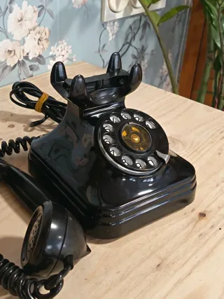 Teléfono antiguo excepcional estado