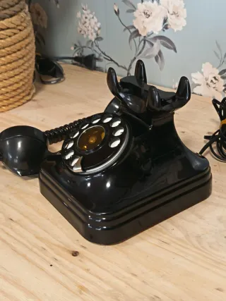 Teléfono antiguo excepcional estado