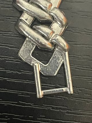 Bracciale elegante in metallo color argento