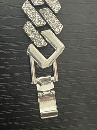 Bracciale elegante in metallo color argento