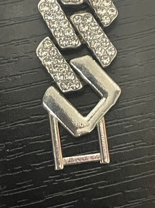 Bracciale elegante in metallo color argento