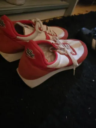 Tenis Nike Rojos y Blancos Talla 41