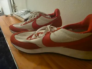 Tenis Nike Rojos y Blancos Talla 41