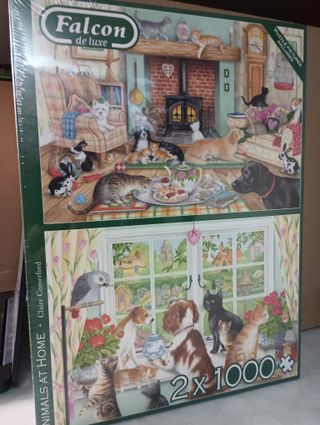 (33) 2x1000 Piezas ANIMALS AT HOME/Falcon de luxe