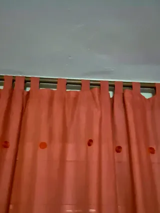 2 cortinas para comedor de color salmón con puntos