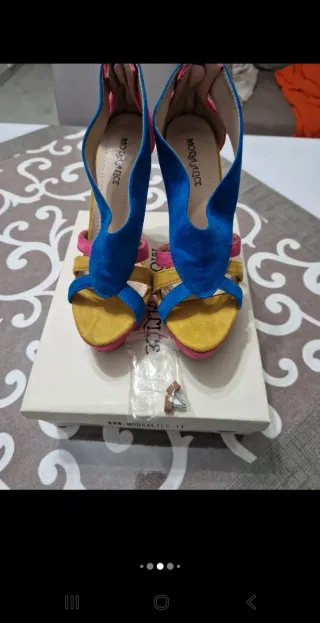 Sandali con tacco alto colorati